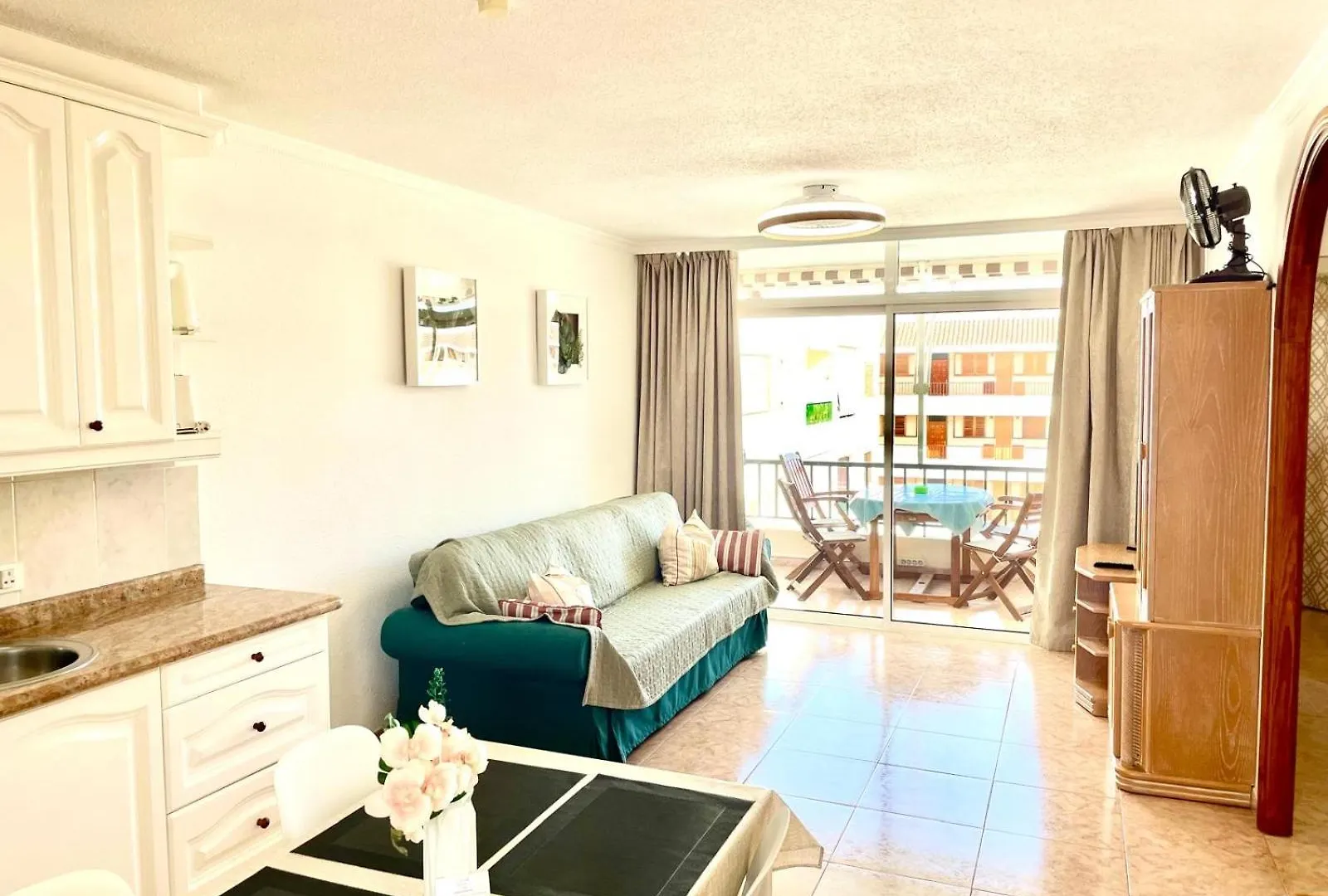 Tenerifeopenhome Bright Penthouse On The Beach Los Cristianos Arona  0*, Arona (Tenerife) Spanje