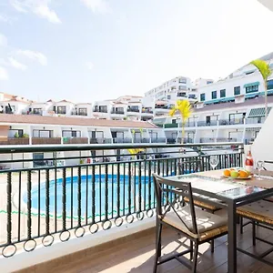 paulmarie-apartments-in-the-heart-of-los-cristianos.tenerifehoteles.net/